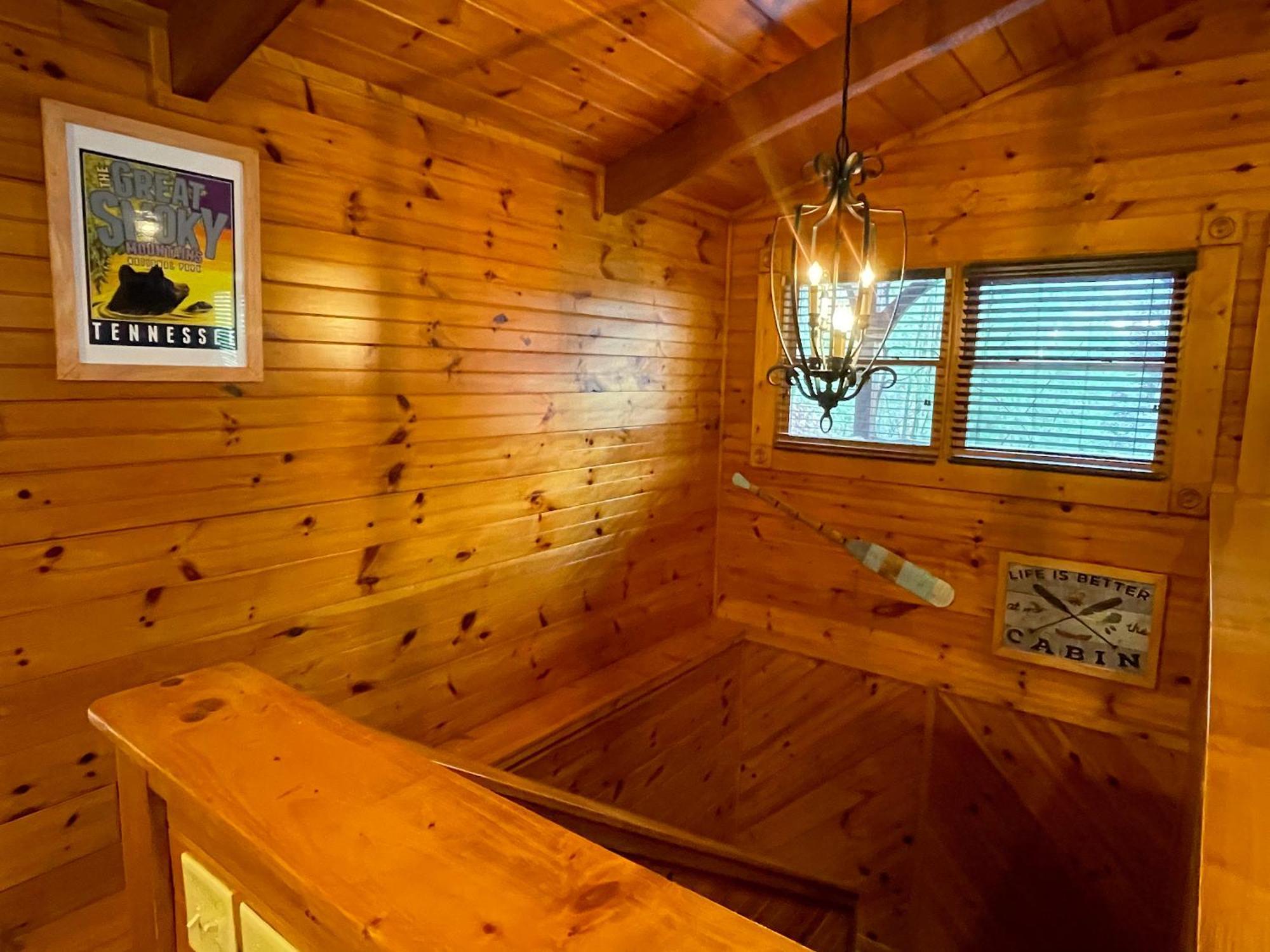 Spacious Resort Log Cabin, Easy Drive, Hot Tub, Arcade Gameroom, Mountain Vibe Gatlinburg Exterior foto