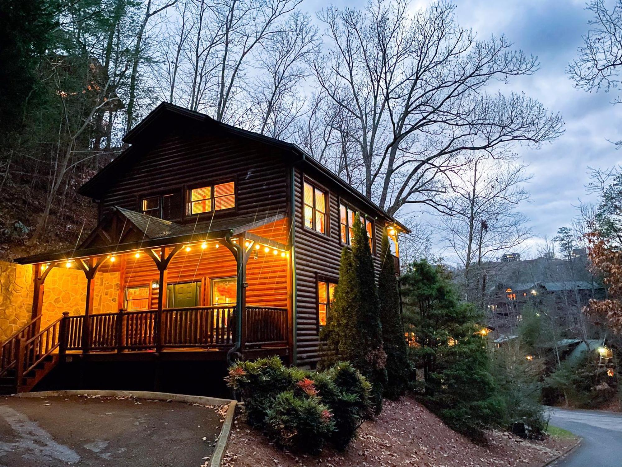 Spacious Resort Log Cabin, Easy Drive, Hot Tub, Arcade Gameroom, Mountain Vibe Gatlinburg Exterior foto